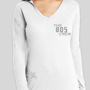 (New Era) woman’s THE805CREW long sleeve.
